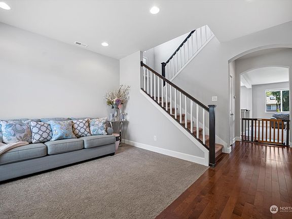 4th image of 25428 137th Avenue SE