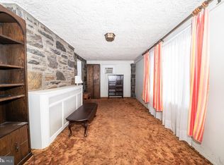 7109 Hilltop Rd, Upper Darby, PA 19082