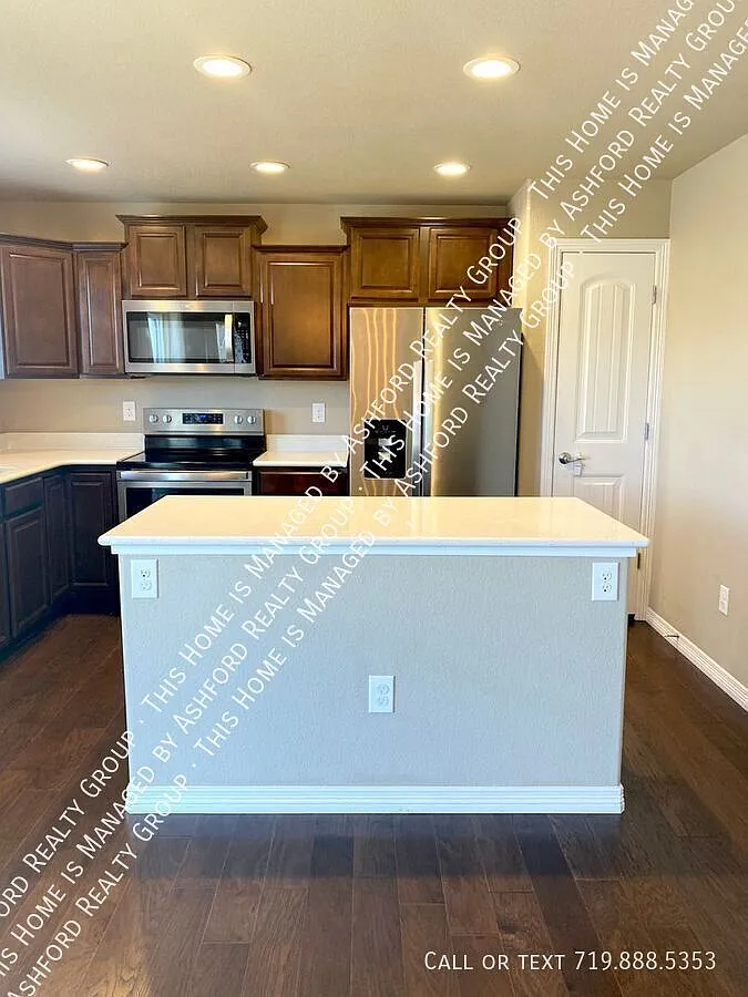 6142 Meadowbank Lane — Photo 4