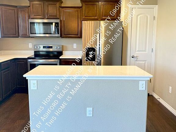 4th image of 6142 Meadowbank Ln