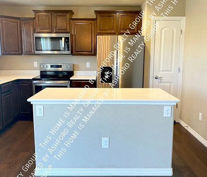6142 Meadowbank Ln — Photo 4