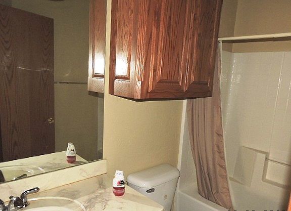 3rd image of 3509 Simmons Dr