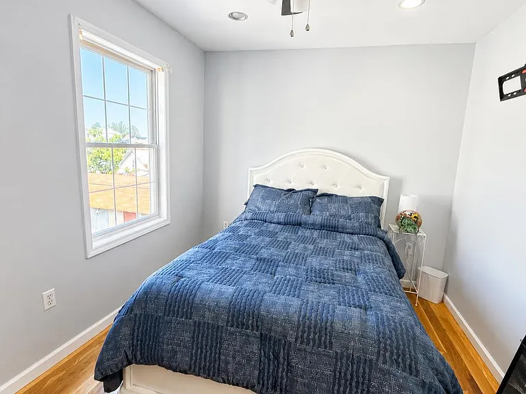 346 Thomas St — Photo 7