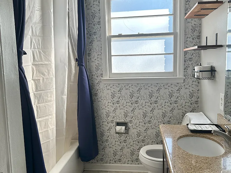 400 Wesley Dr — Photo 6