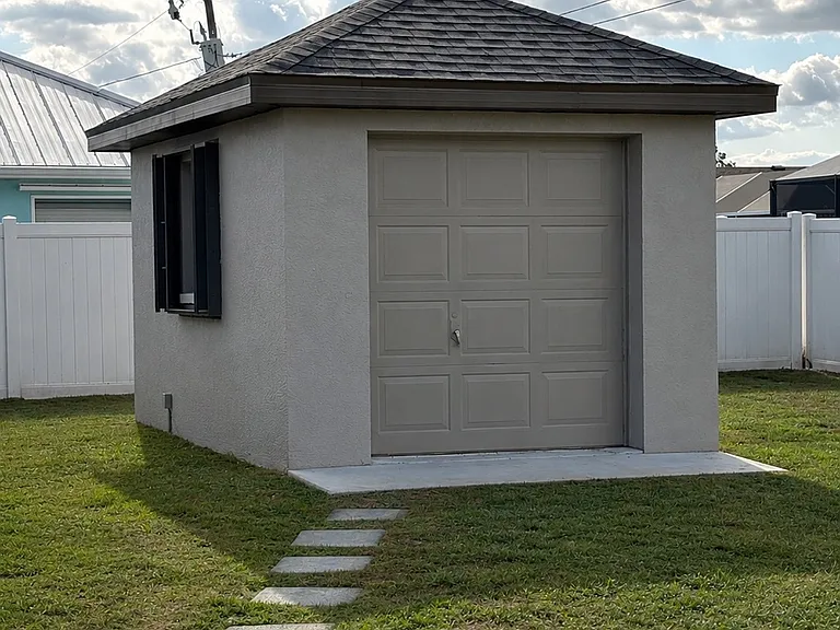 23146 Ambassador Ave — Photo 40