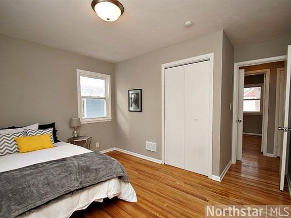 5th image of 106 21st Ave S