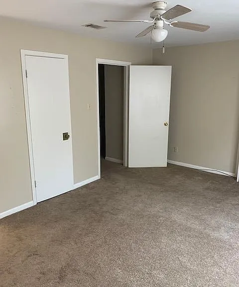 1502 Fairoaks Dr — Photo 3