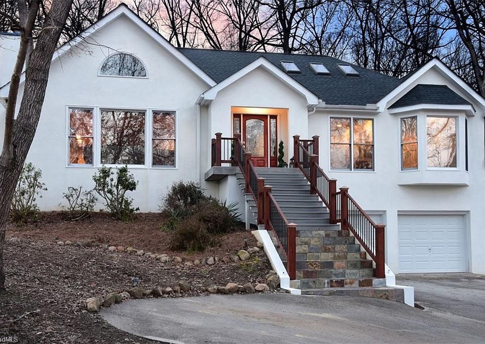 1st image of 116 Oakhills Dr