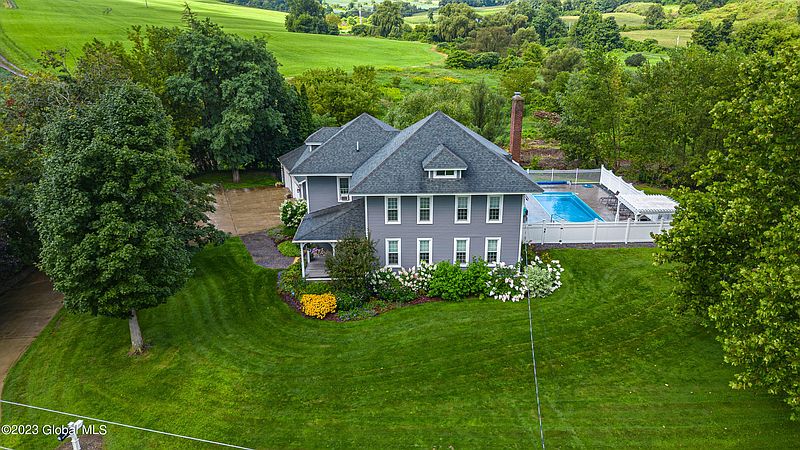 2nd image of 633 River Road