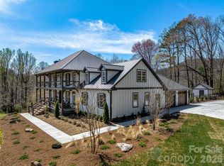 59 W Bradford Hill Rd, Mills River, NC 28759