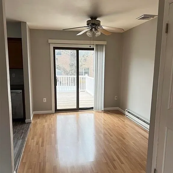 3113 Lucas Dr — Photo 5