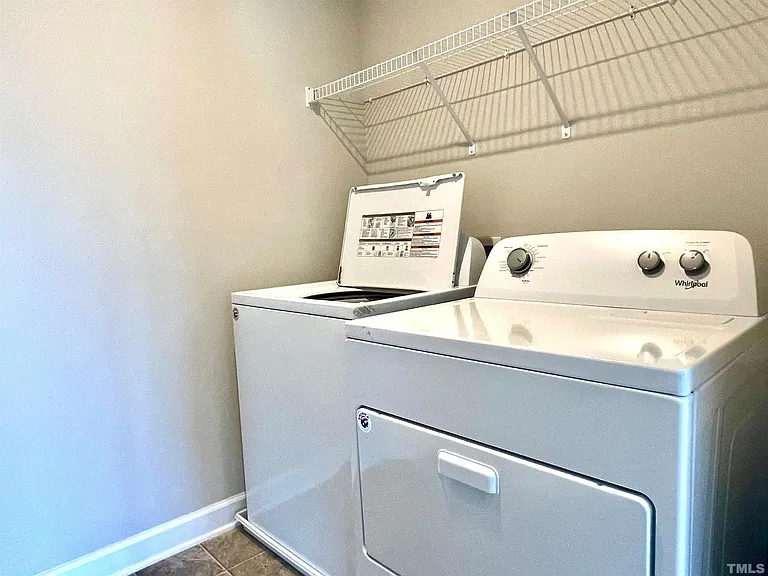 8008 Gilano Dr — Photo 31