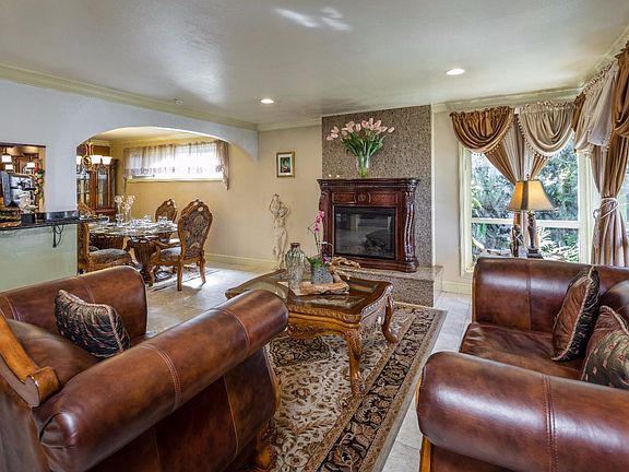 3rd image of 317 Alta Mesa Dr