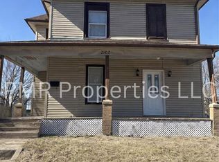 2102 S 9th St, Saint Joseph, MO 64503