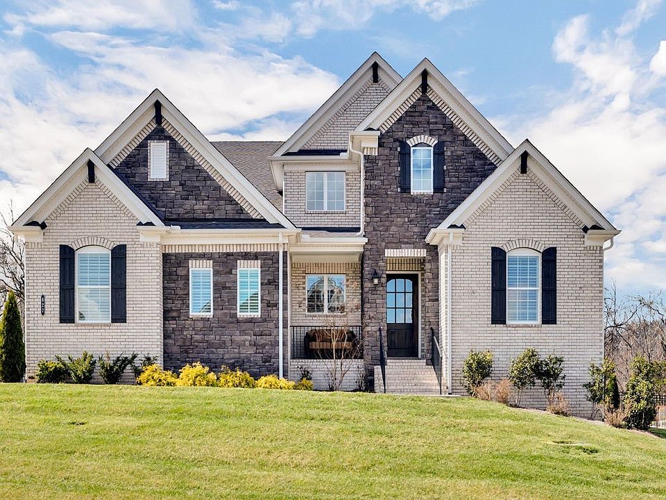 1st image of 627 Silva Ln