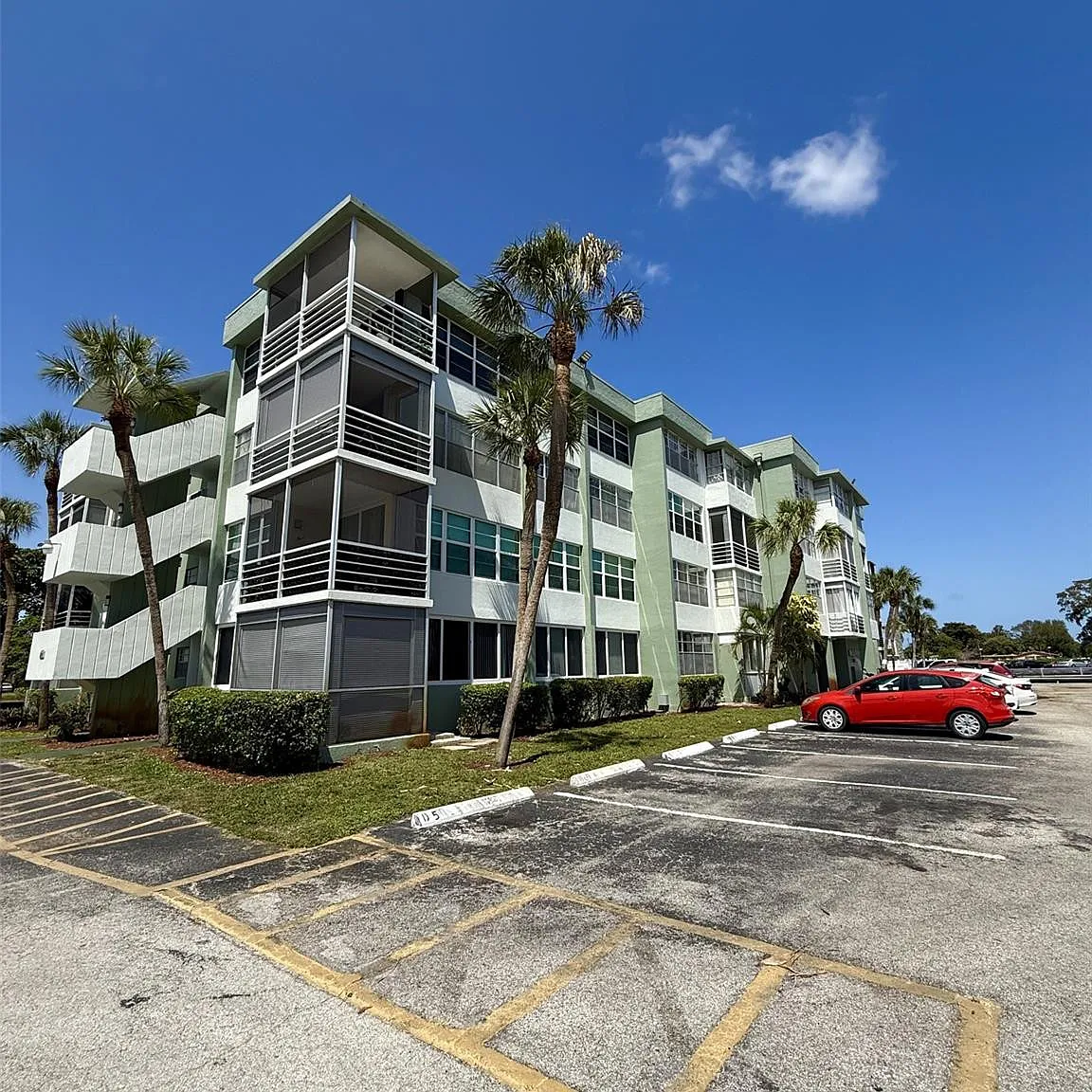 1 bed, 1.0 bath, 780 sqft, $1,750 — Photo 1