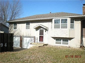 1st image of 322 SE Flagstone Dr