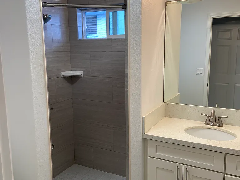 1242 Wilder Ave #A — Photo 13