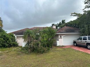 905 Dolphin Dr, Cape Coral, FL 33904