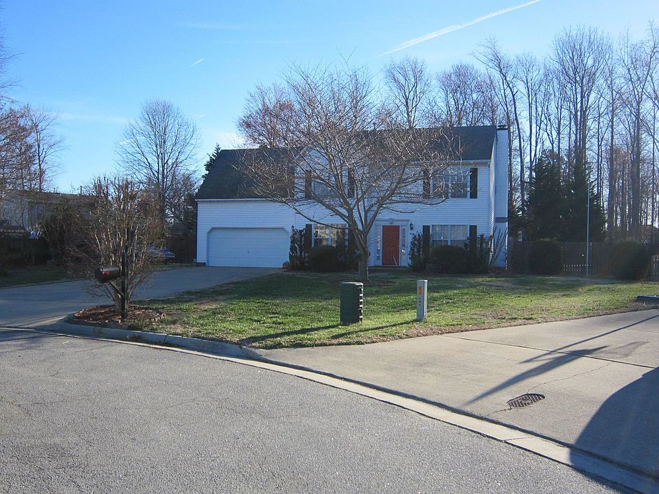 1st image of 924 Whisper Hollow Dr