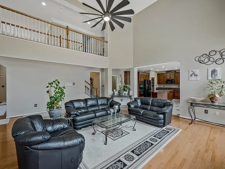 1117 Horizon View Pl — Photo 18