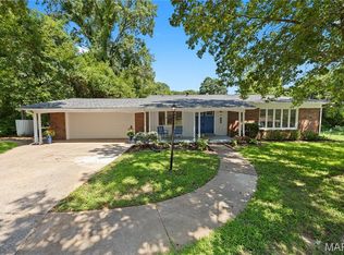 125 Country Club Pl, Belleville, IL 62223