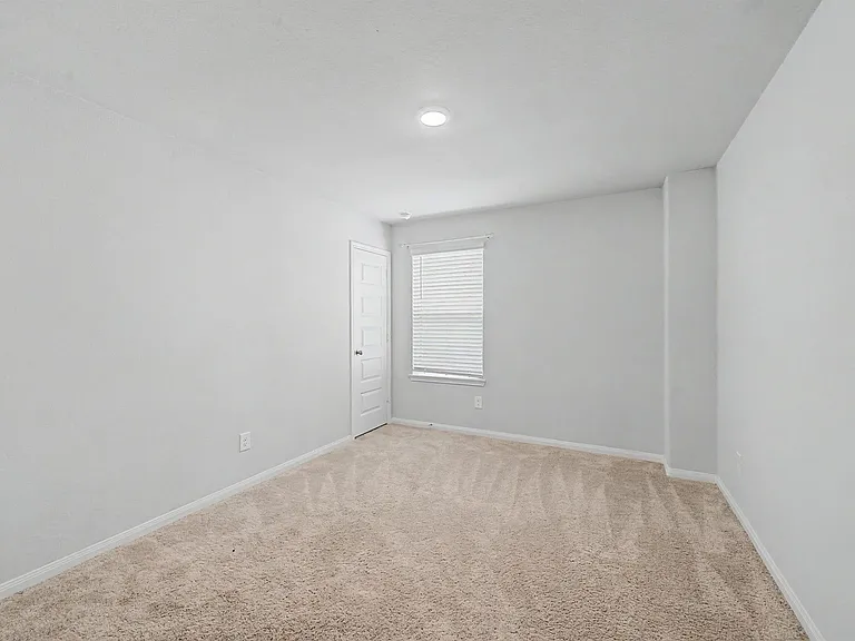 13820 Goldeye Dr — Photo 24