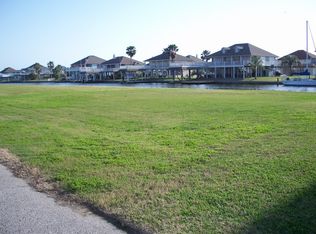 1175 Lagoon Dr, Crystal Beach, TX 77650