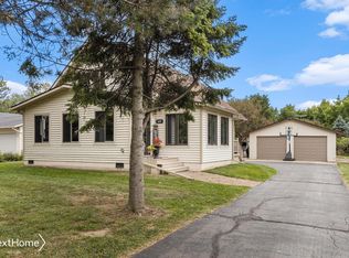 2495 Ruth Dr, Fenton, MI 48430