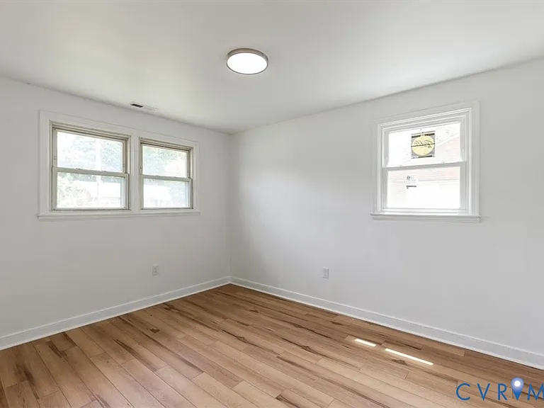 1806 Sussex St — Photo 36