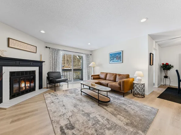 10746 Toledo Ct, Bloomington, MN 55437