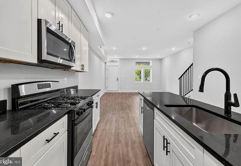 213 Seaton Pl NE #2 — Photo 12