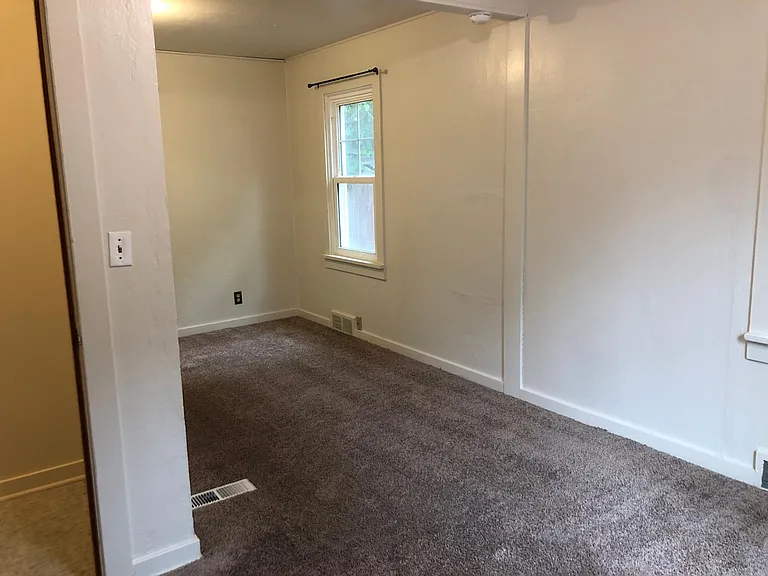 1030 NE Duncan Ln — Photo 13