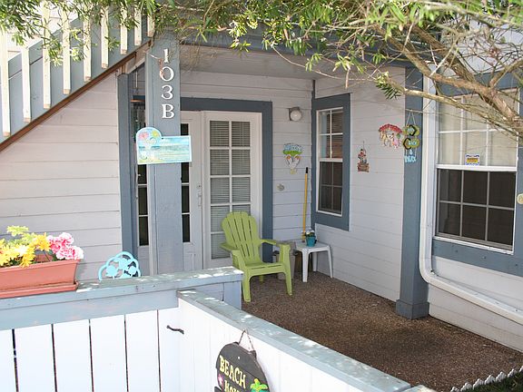 Front patio/entrance