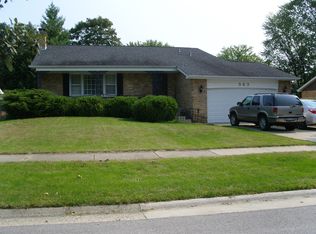 943 N Arrowhead Dr, Palatine, IL 60074