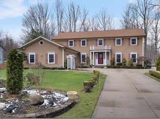 5140 Som Center Rd, Solon, OH 44139