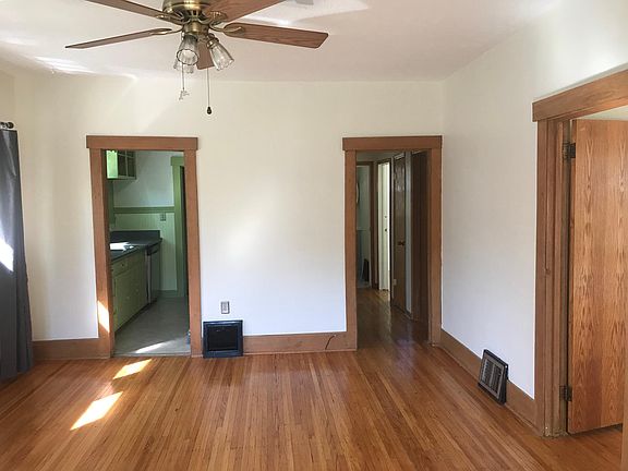3rd image of 2820 Arlington Ave