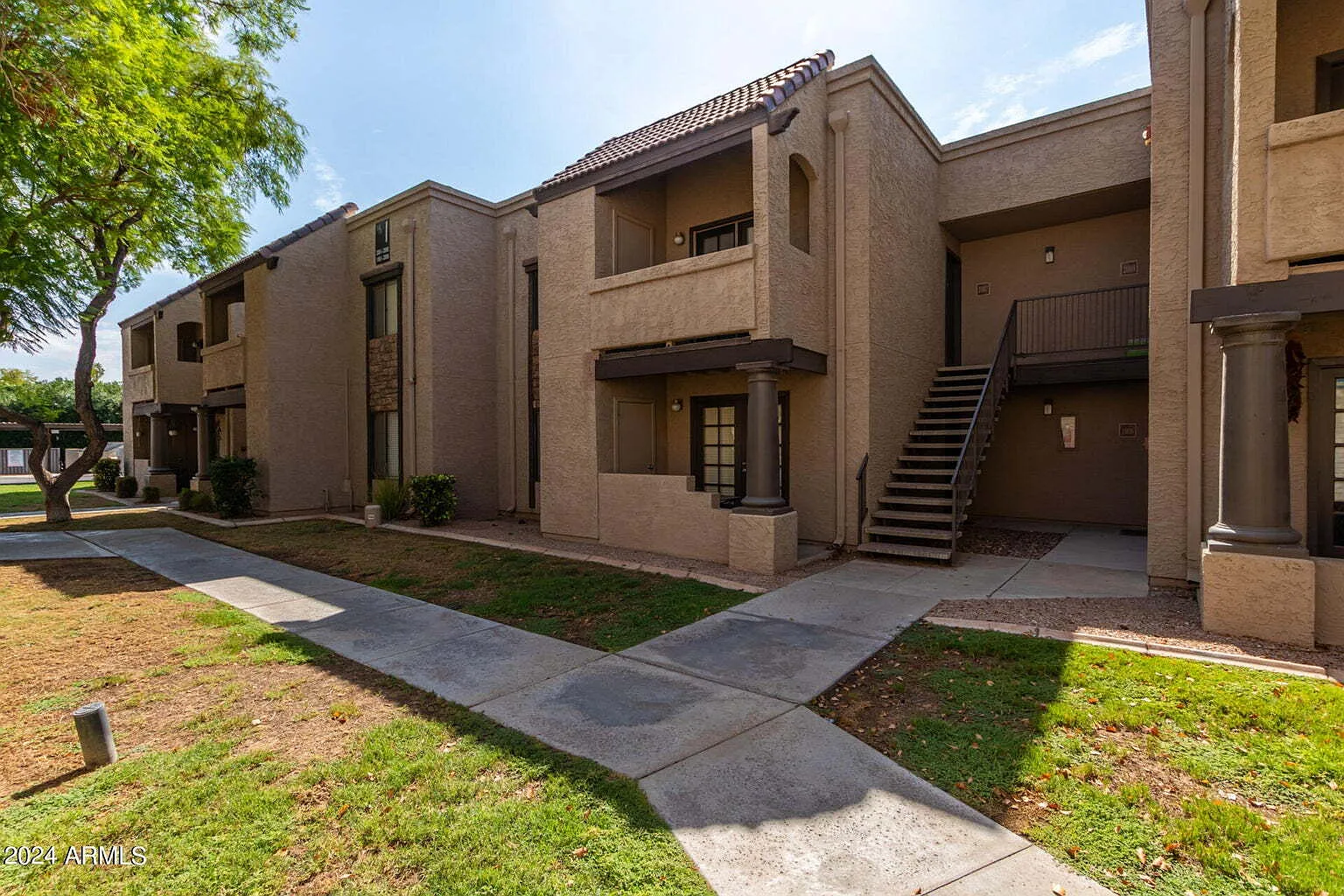 1 bed, 1.0 bath, 664 sqft, $1,445 — Photo 2