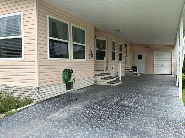 481 Lake Cir #481, Plant City, FL 33565