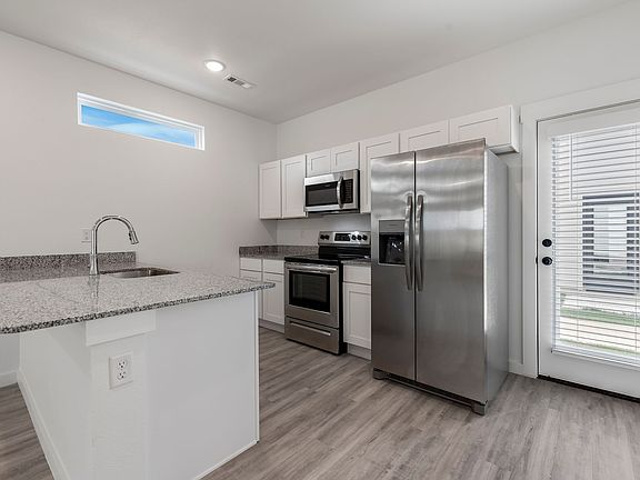 5th image of 901 Ventnor Ave