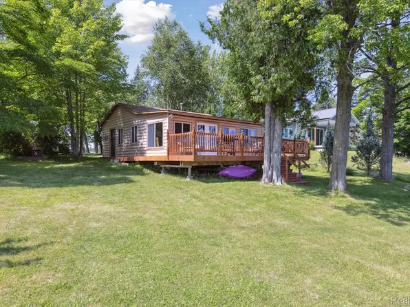 5020 N Main St, Long Lake, MI 48743