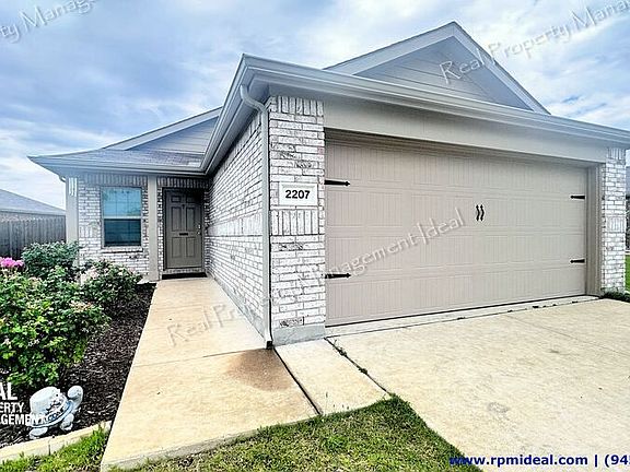 2nd image of 2207 Nightgrove Cir