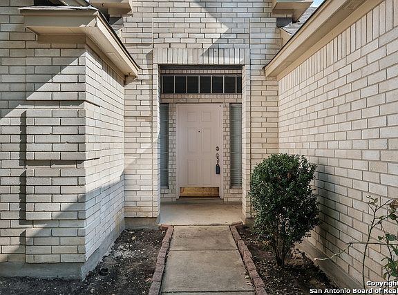 3rd image of 6623 Rambling Trail Dr