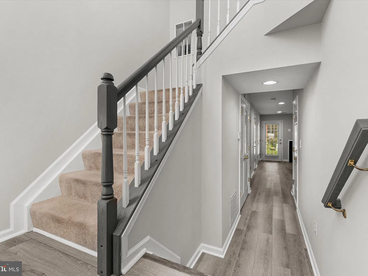 3 bed, 4.0 bath, 1970 sqft, $2,850 — Photo 4