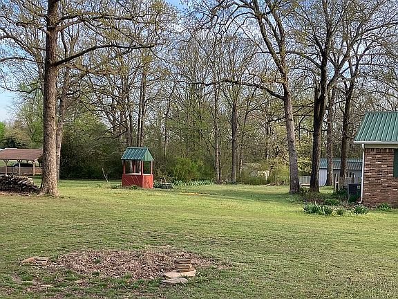 3rd image of 600 Reed Wade Rd