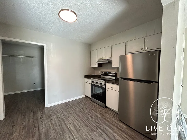 215 Pointe South Dr — Photo 5
