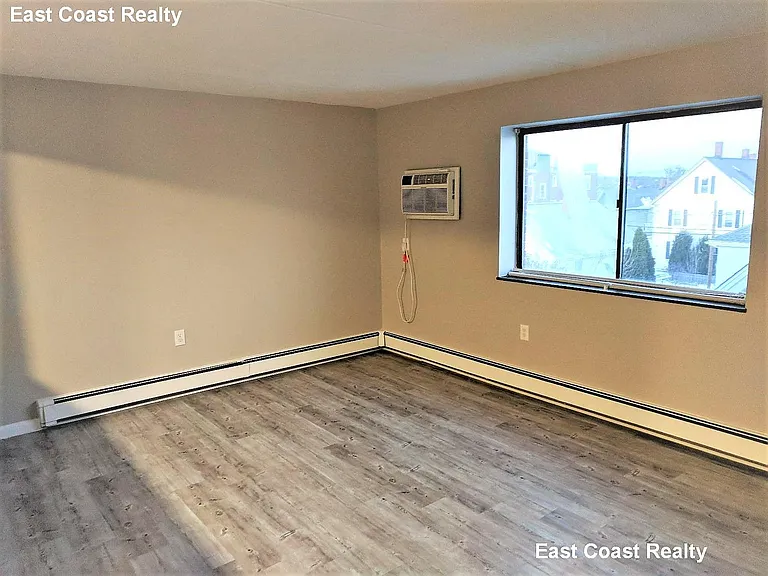 12 Cottage Pl #10 — Photo 4