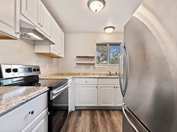 5th image of 853 N Driscoll Ln #102