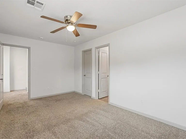 634 Magnolia Bnd — Photo 8