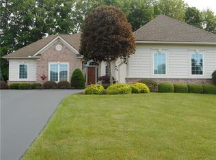44 Brantley Way, Penfield, NY 14526